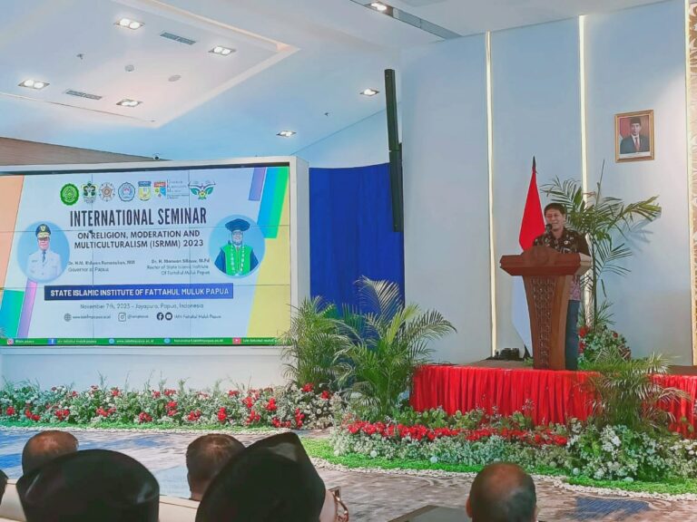 Prof. Dr. H. Zaenuddin, MA Menjadi Utusan Pascasarjana IAIN Pontianak dalam Kerjasama Seminar Internasional di Papua