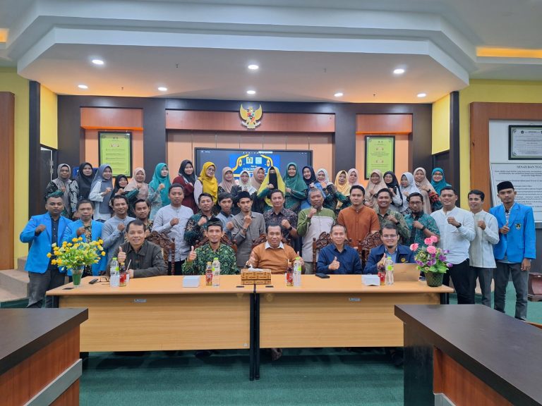 PKM-KI Mahasiswa Pascasarjana  Memberikan Coaching Clinic Untuk Guru PAI Tingkat SMA/SMK Sekalimantan Barat Dengan Tema “ Coaching Clinic Analisis Butir Soal”