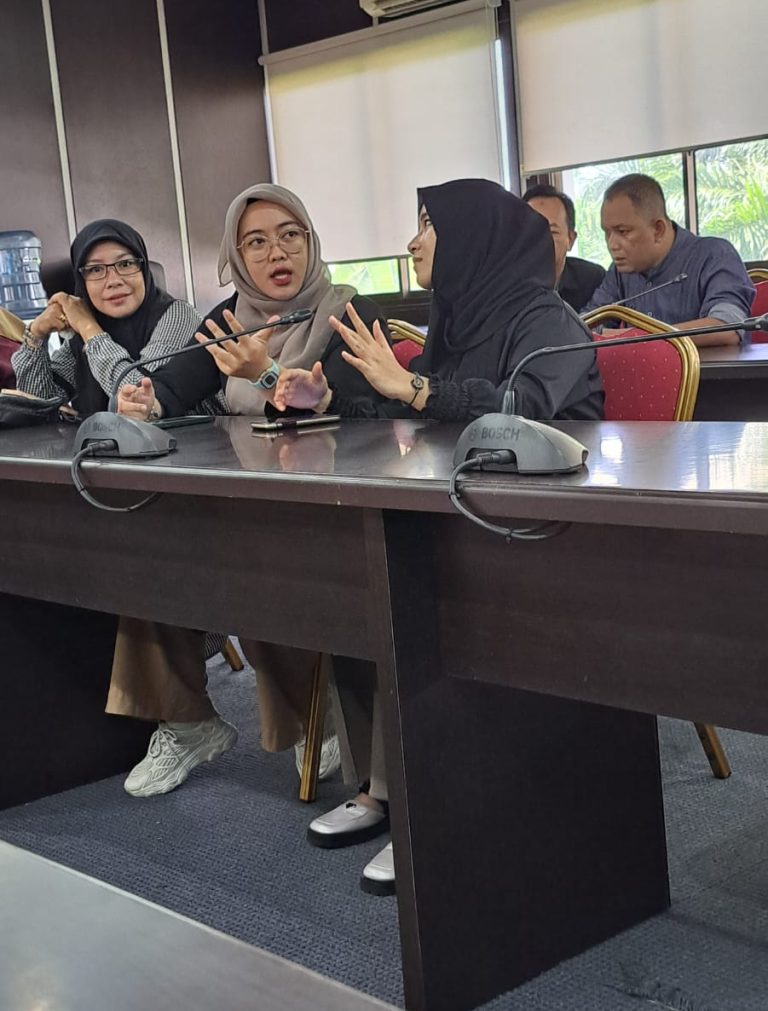 Tiga Mahasiswa S2 Ekonomi Syariah IAIN Pontianak Menjadi Presenter KAIB XV Di Brunei Darussalam