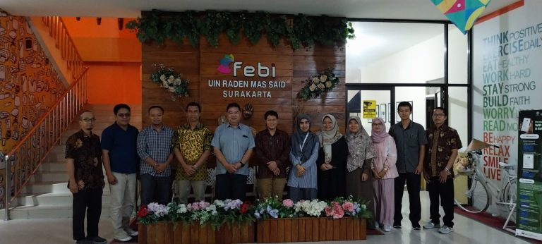 Direktur Pascasarjana IAIN Pontianak Menjadi Narasumber Pada: “Expert Review On International Research Dan Community Services” Di FEBI UIN Raden Mas Said Surakarta