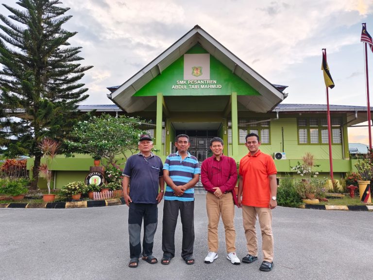 Pascasarjana IAIN Pontianak melakukan penjajakan kerjasama Pengabdian Masyarakat Internasional di SMK Pesantren Abdul Taib Mahmud Sarawak